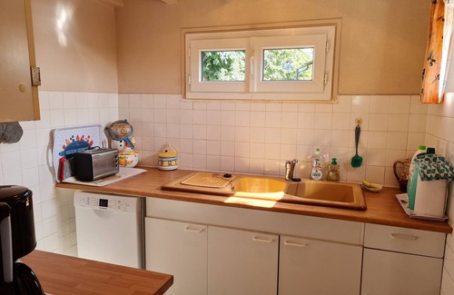 Pierrefitte-es-Bois Cottage | Independent house with enclosed yard 1km from village