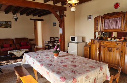 Pierrefitte-es-Bois Cottage | Independent house with enclosed yard 1km from village