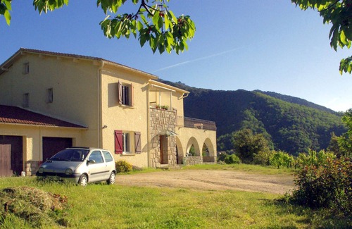 Ucciani Bed & Breakfast | Independent furnished BEDROOM, linen and parking included 30km AJACCIO and BEACHES