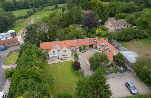 Briggswath Apartment | Independent guest suite, with en suite shower, kitchenette - STEAM CLEANED