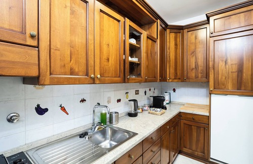 Zona XXXII Acilia Nord Apartment | Independent house between sea and city - A/C - Wi-fi - Free Parking