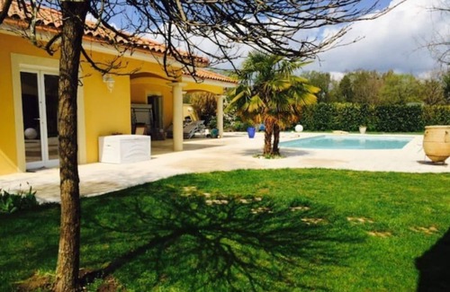 Attignat Apartment | Independent house of 60m2 quiet