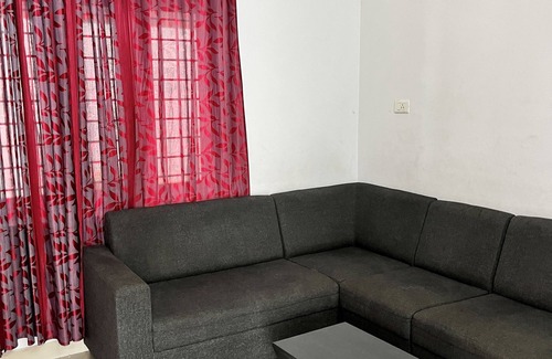 Kochi House | Independent house to the centre of city.