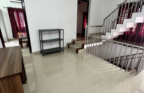Kochi House | Independent house to the centre of city.