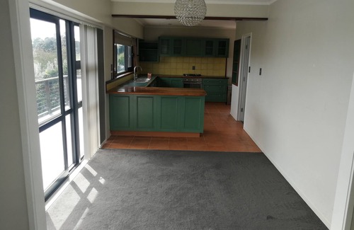 Papatoetoe House | Independent house with amazing view of golf course.nn