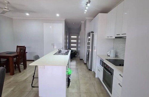 Berrimah House | independent private apartment.