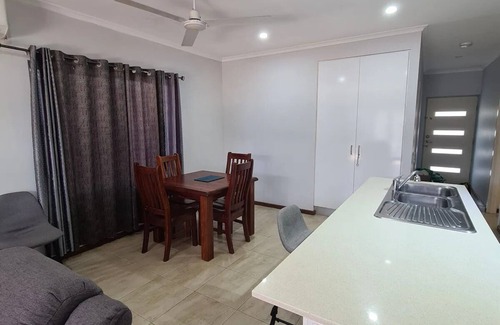 Berrimah House | independent private apartment.