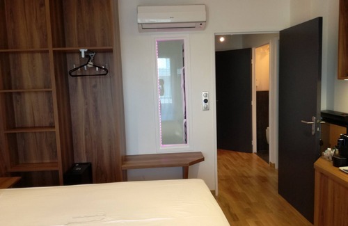 Republique - Tolstoi Bed & Breakfast | Independent room in Villeurbanne-Lyon
