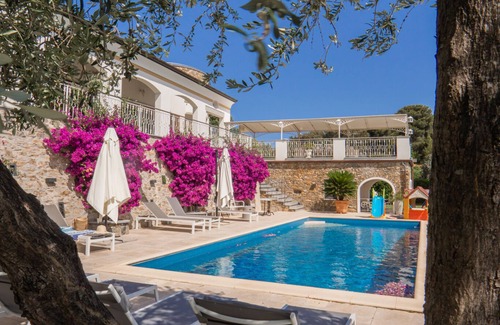 Laigueglia Villa | Independent solution in annex with terrace and sea view