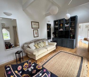 Heytesbury Apartment | Independent Space in Heytesbury 2 bedrooms