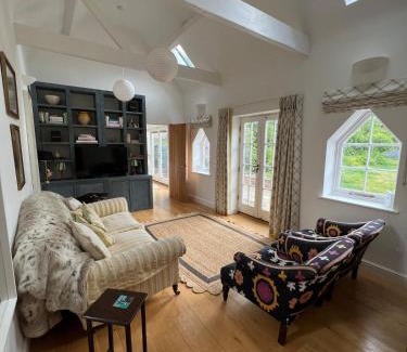 Heytesbury Apartment | Independent Space in Heytesbury 2 bedrooms