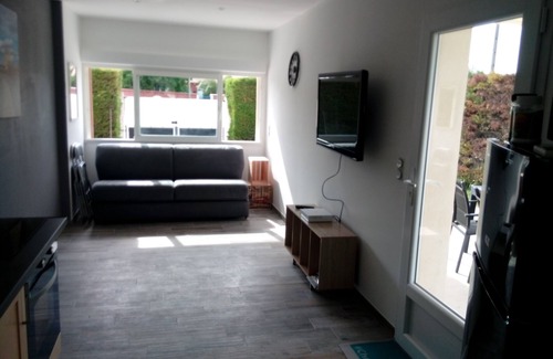 Saturargues Apartment | Independent studio 20 minutes from the beaches