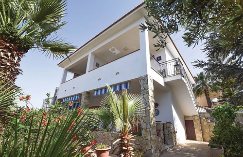 San Giorgio Villa | Independent villa with beautiful furnished garden September 280Euro week