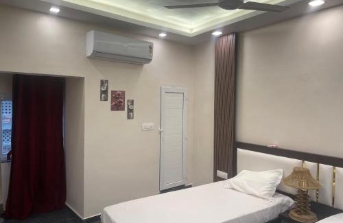 Laheriasarai Hotel | India Hotel and Restaurant