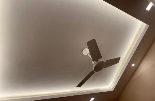 Laheriasarai Hotel | India Hotel and Restaurant