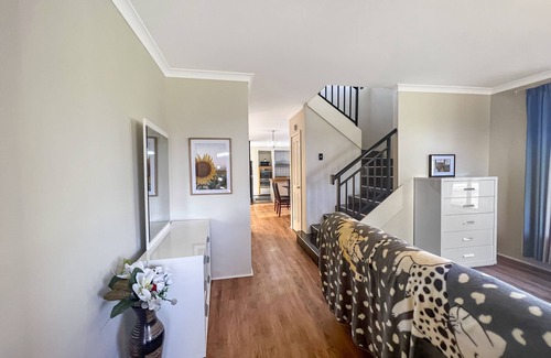 Mindarie House | Indian Ocean View with Three King Bedrooms