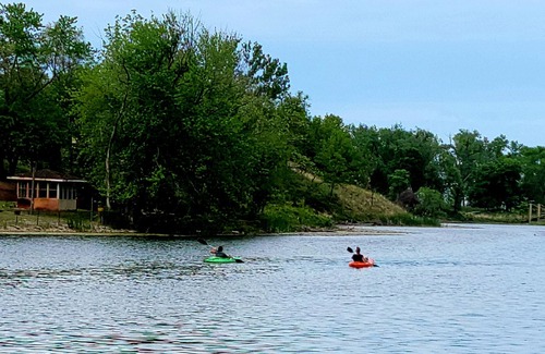 Miller Beach Cottage | Indiana Dunes GuestSuite. On Calumet Lagoon. 3blks to beach/Lake Michigan. Bikes