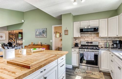 Martinsville Condo | Indianapolis Area Gem: Hike, Bike & Golf!