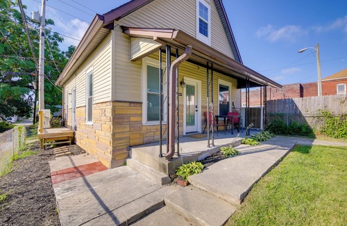 Indianapolis Cottage | Indianapolis Home w/Porch - Close to Mile Square!