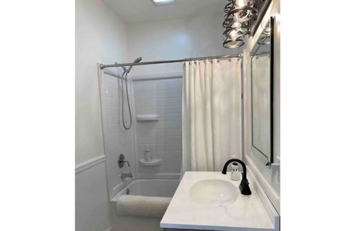 Thorntown Apartment | Indianapolis or Purdue University Stay