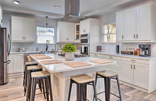 Near Eastside House | Indianapolis Vacation Home: 3 Mi to Dtwn!