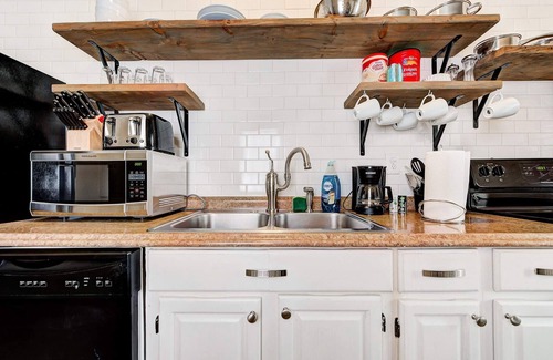 Central Oklahoma City House | Indie Escape 1,blocks away from Plaza District
