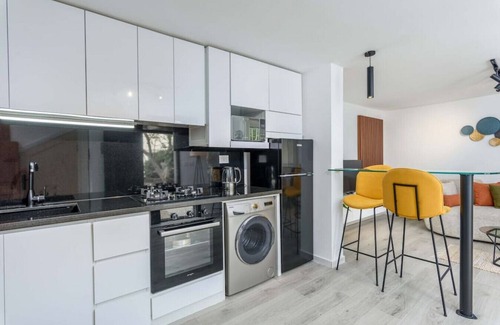 Aamchit Apartment | Indigo Chic 1-BR Apt W Garden & Balcony in Batroun