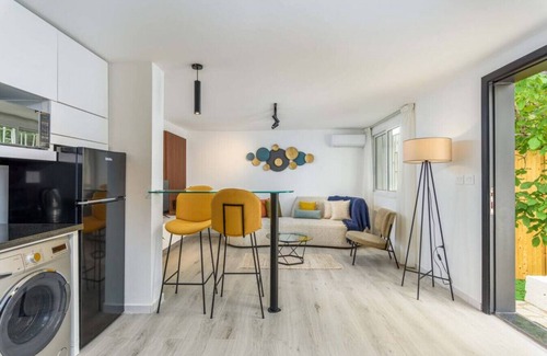 Aamchit Apartment | Indigo Chic 1-BR Apt W Garden & Balcony in Batroun