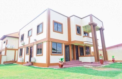 Kumasi Apartment | INDIGO COTTAGE