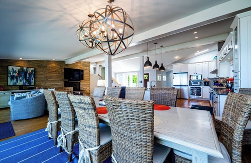 Lake Michigan Beach Cottage | Indigo Dunes - Professionally Decorated. Large beach for summer 2024
