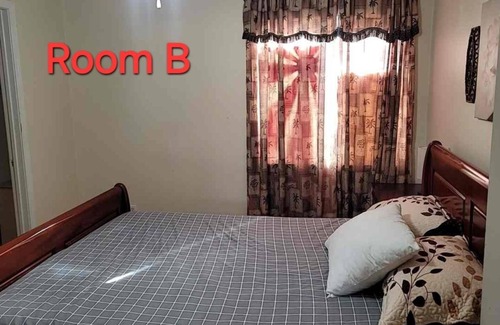 Indio Bed & Breakfast | Indio, CA, 3 Friendly Family rooms. No Pets.