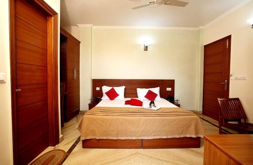Vasant Kunj Hotel | Indira International Inn
