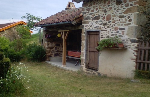 Sainte-Colombe House | Indiv character house in a quiet farmhouse above ground pool