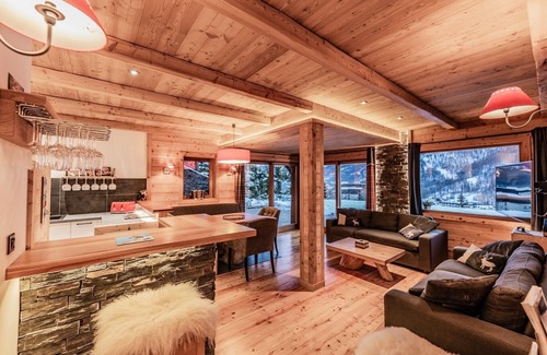 Saint-Chaffrey Apartment | Individual chalet, charm and prestige, 110 m2 terrace, outdoor jacuzzi