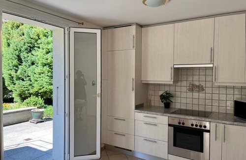Ecublens House | Individual house with free parking/Netflix next to EPFL Lausanne