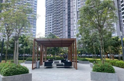 Taman Pertama Apartment | IndoChina 3BR MVertica near MRT by RumaBnB