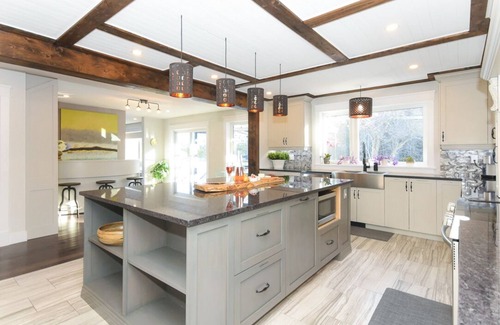 Munster Hamlet - Richmond Villa | Indoor Heated Pool & Sauna | Sleeps 16 | Ottawa | Ashton