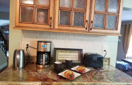 Albrightsville Ski Chalet | Indoor hot tub, 5 lakes and 2 pools, ski and water resorts, gated community