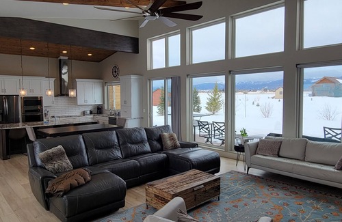 Driggs House | Indoor/Outdoor Living with 4-Peak Teton View