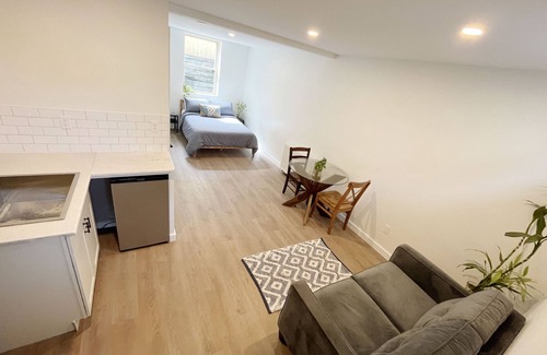 Kingston Stockade District House | Indoor-Outdoor Retreat in the Heart of Uptown Kingston