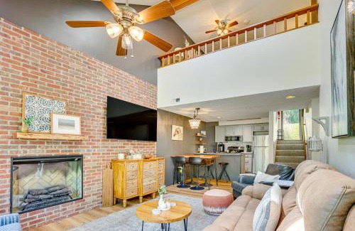 The Galena Territory House | Indoor Pool Access and Deck Galena Family Getaway!