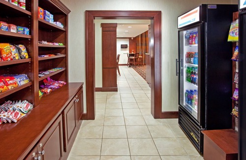 Elkhart Apartment | Indoor Pool + Free Wi-Fi, Free Breakfast | Only 20 Minutes from the University of Notre Dame