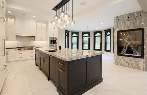 Fond du Lac House | Indoor Pool-Golf Simulator-RaceCar Simulator-HotTub-Movie Theatre-Pool Tables