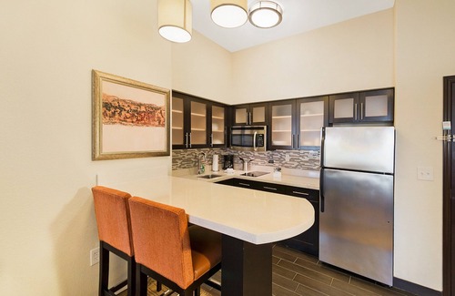 Longview Condo | Indoor Pool & Hot Tub. Free Breakfast. Great for Small Groups!
