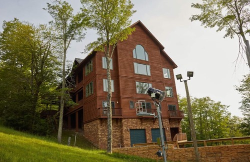Timberline House | Indoor Pool, sauna, game room, slope access