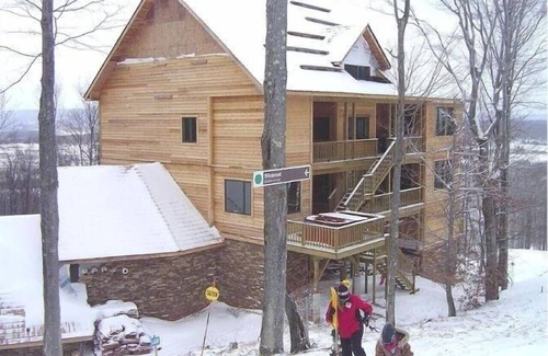 Timberline House | Indoor Pool, sauna, game room, slope access
