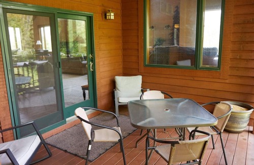 Timberline House | Indoor Pool, sauna, game room, slope access