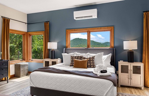 Fairview Cabin | Indoor Swim Pool 142" MovieScreen 5 Acres Sleep 24