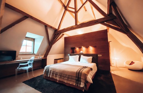 Loupoigne Bed & Breakfast | Indrani Lodge