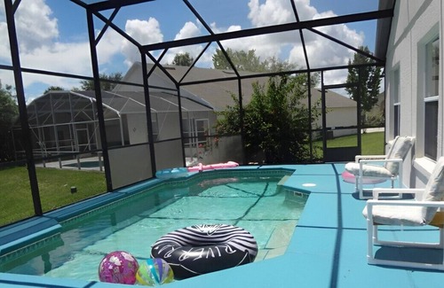 Eagle Pointe South House | Indulge in a Peaceful and Relaxing 4BR Getaway!